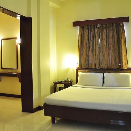 Hotel Orange Blossom Tiruchirappalli Eksteriør billede